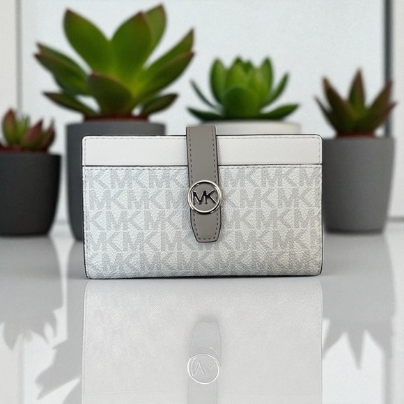 MICHAEL Michael Kors Handbags - ✨LS✨NWT Michael Kors Greenwich Medium Signature Logo Wallet